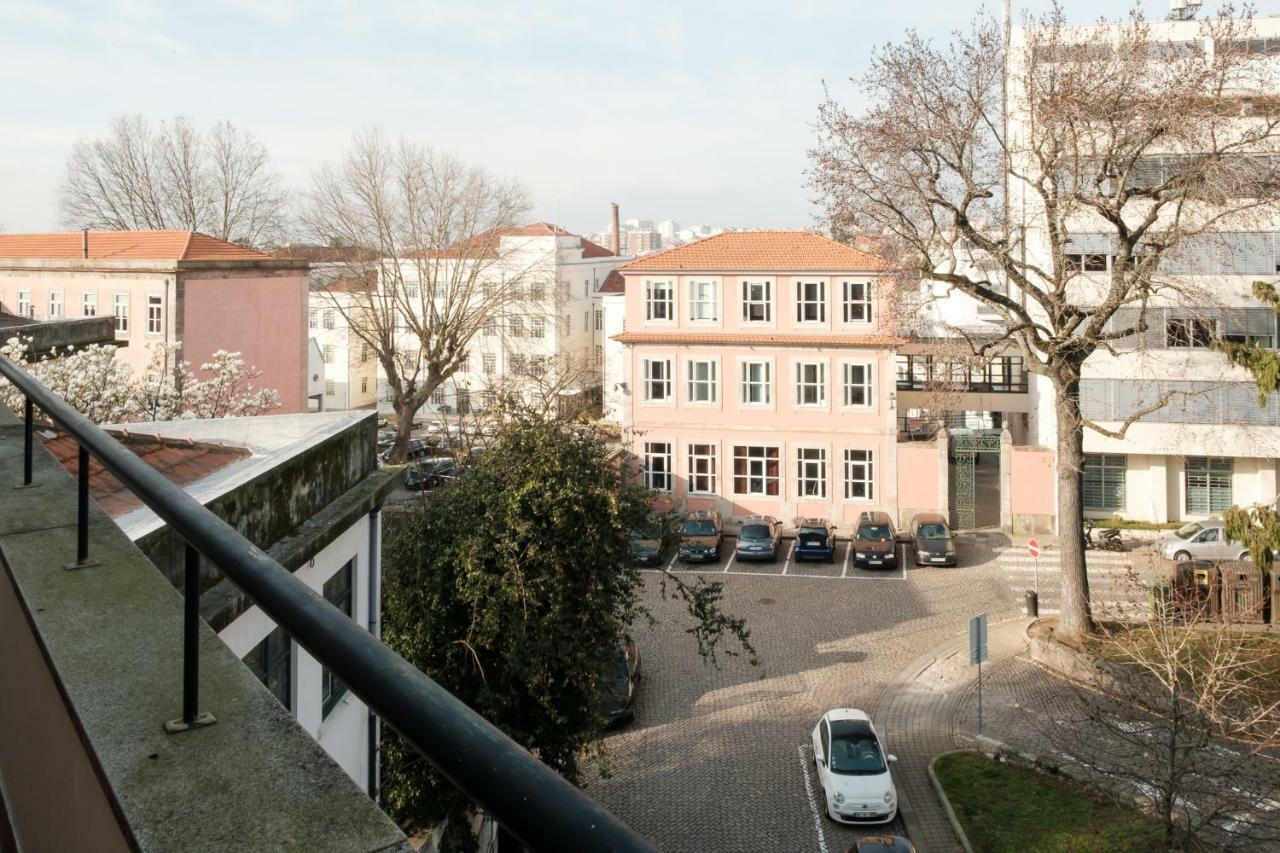 Apartment With Balcony In The Square Porto Eksteriør bilde