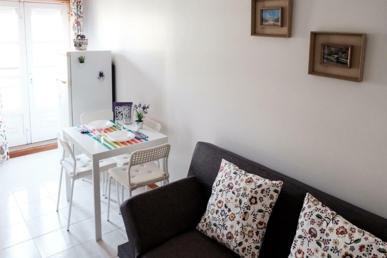 Apartment With Balcony In The Square Porto Eksteriør bilde