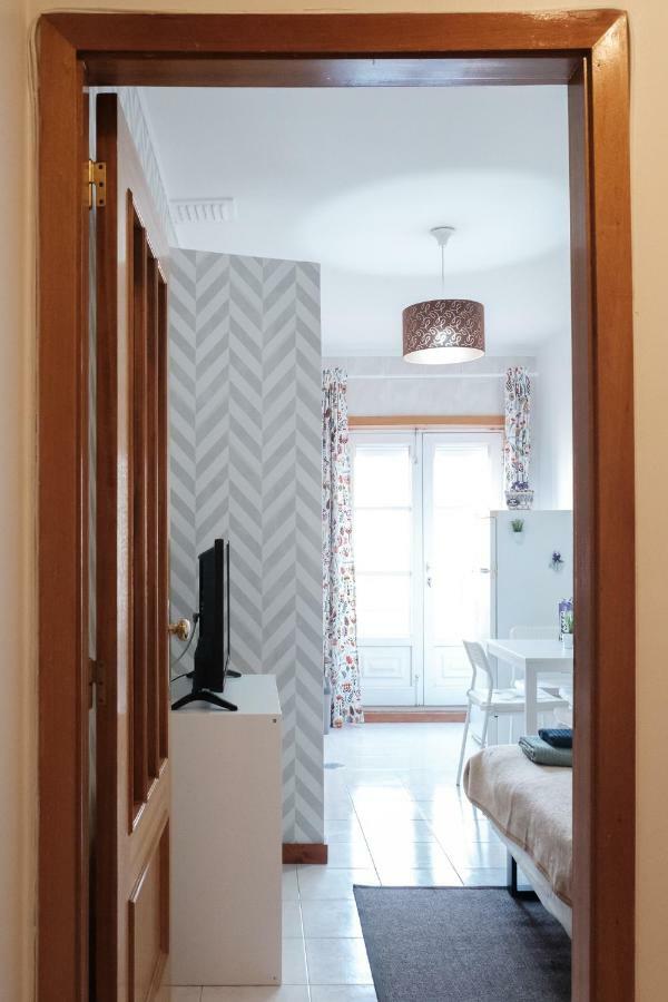 Apartment With Balcony In The Square Porto Eksteriør bilde