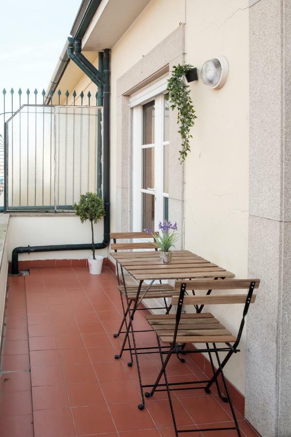 Apartment With Balcony In The Square Porto Eksteriør bilde